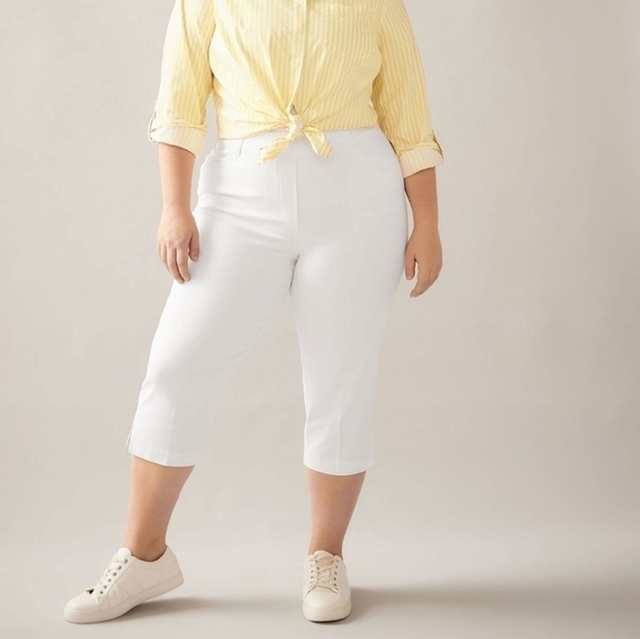 28 - In Every Story | Savvy Solid Capri Pull On Pants - Picture 9 of 9